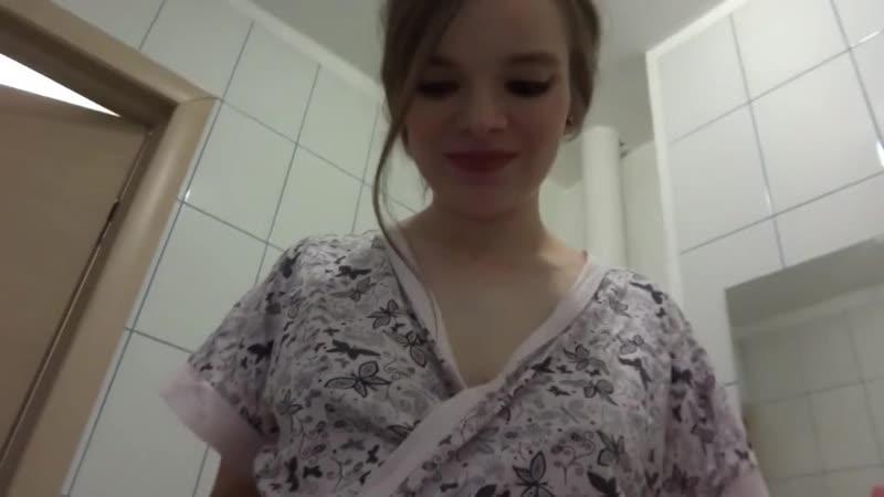 Darina98 lässt sich in ihren schmalen Arsch ficken [Russisch, Teenager, Anal, hausgemacht, Amateur, natürliche Titten, reiner Sex, harter Fick, Sexfrau]